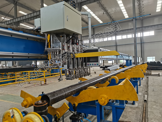 鋼管超聲波自動探傷設(shè)備.jpg 鋼管超聲波自動探傷設(shè)備.jpg